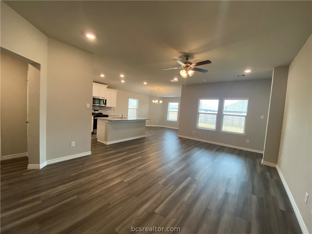 College Station, Texas 77845, United States, 3 Bedrooms Bedrooms, ,2 BathroomsBathrooms,Residential,Pending,56765