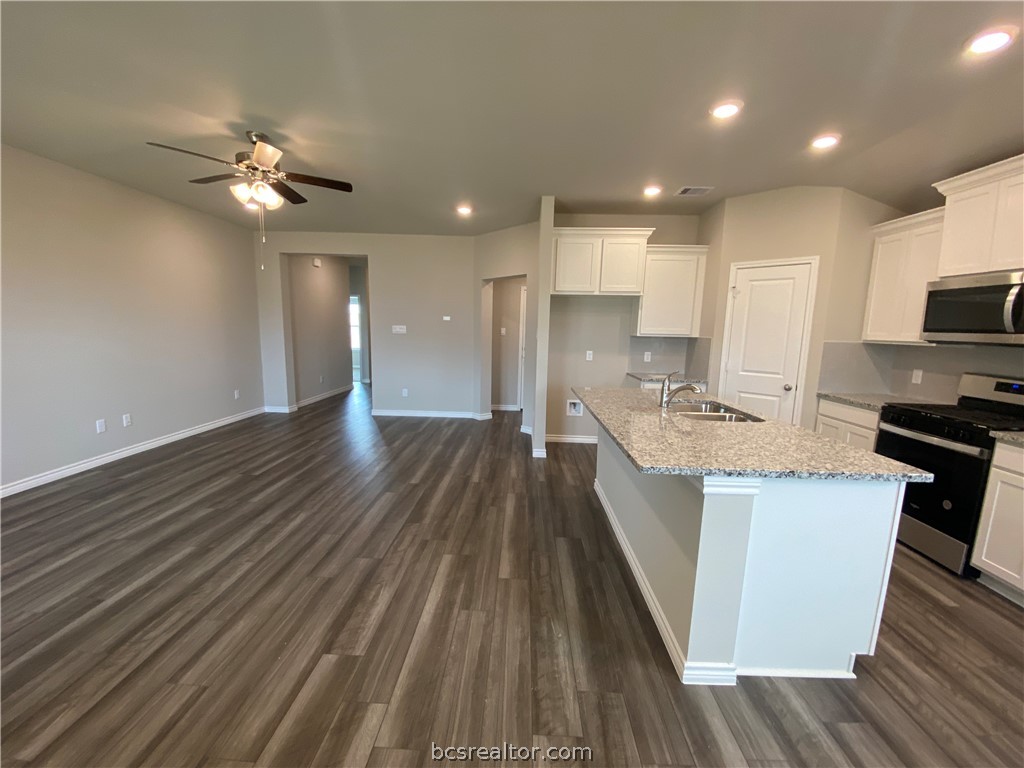 College Station, Texas 77845, United States, 3 Bedrooms Bedrooms, ,2 BathroomsBathrooms,Residential,Pending,56765