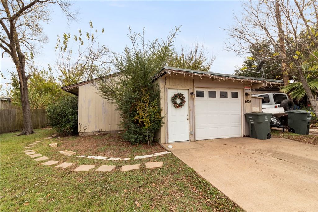 Photo of 2608 Cavitt Avenue, Bryan, TX 77801 (MLS # 25012880)