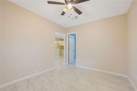 Tiny photo for 401 E Third Street, Hearne, TX 77859 (MLS # 25011010)
