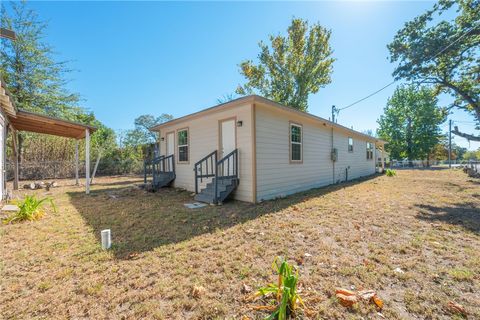 Tiny photo for 401 E Third Street, Hearne, TX 77859 (MLS # 25011010)