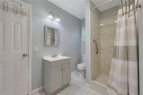 Tiny photo for 401 E Third Street, Hearne, TX 77859 (MLS # 25011010)