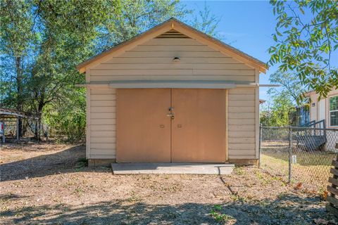 Tiny photo for 401 E Third Street, Hearne, TX 77859 (MLS # 25011010)