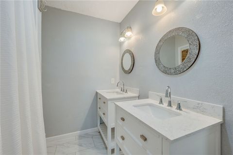 Tiny photo for 401 E Third Street, Hearne, TX 77859 (MLS # 25011010)