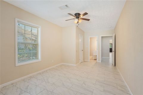Tiny photo for 401 E Third Street, Hearne, TX 77859 (MLS # 25011010)