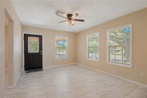 Tiny photo for 401 E Third Street, Hearne, TX 77859 (MLS # 25011010)