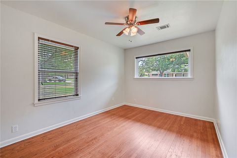 Tiny photo for 1915 Vinewood Drive, Bryan, TX 77802 (MLS # 26009020)