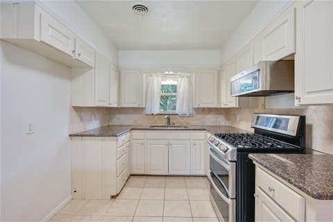 Tiny photo for 1915 Vinewood Drive, Bryan, TX 77802 (MLS # 26009020)