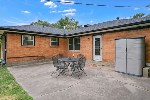 Tiny photo for 1915 Vinewood Drive, Bryan, TX 77802 (MLS # 26009020)