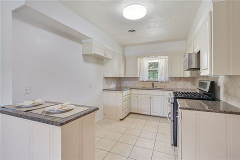 Tiny photo for 1915 Vinewood Drive, Bryan, TX 77802 (MLS # 26009020)
