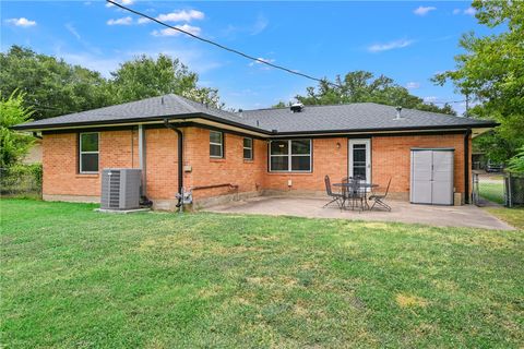 Tiny photo for 1915 Vinewood Drive, Bryan, TX 77802 (MLS # 26009020)