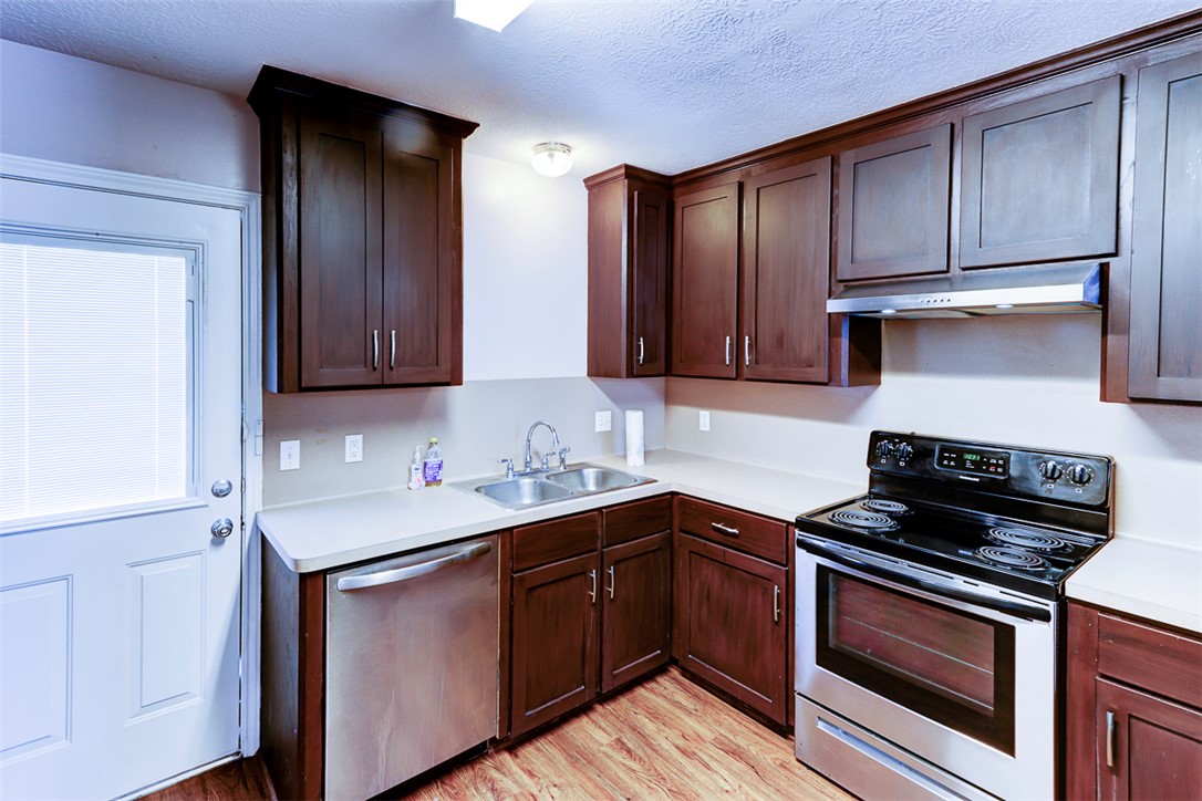 College Station, Texas 77840, United States, 3 Bedrooms Bedrooms, ,2 BathroomsBathrooms,Residential,Pending,180556