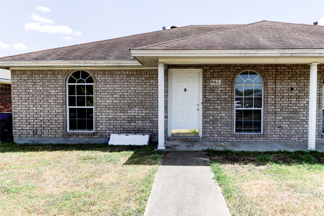 College Station, Texas 77840, United States, 3 Bedrooms Bedrooms, ,2 BathroomsBathrooms,Residential,Pending,180556