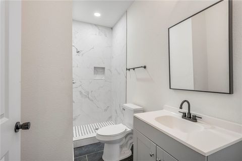 Tiny photo for 906 E Washington Avenue, Navasota, TX 77868 (MLS # 26003335)