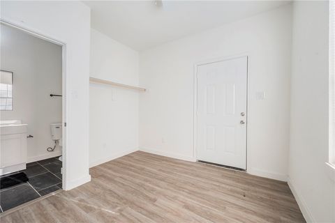 Tiny photo for 906 E Washington Avenue, Navasota, TX 77868 (MLS # 26003335)