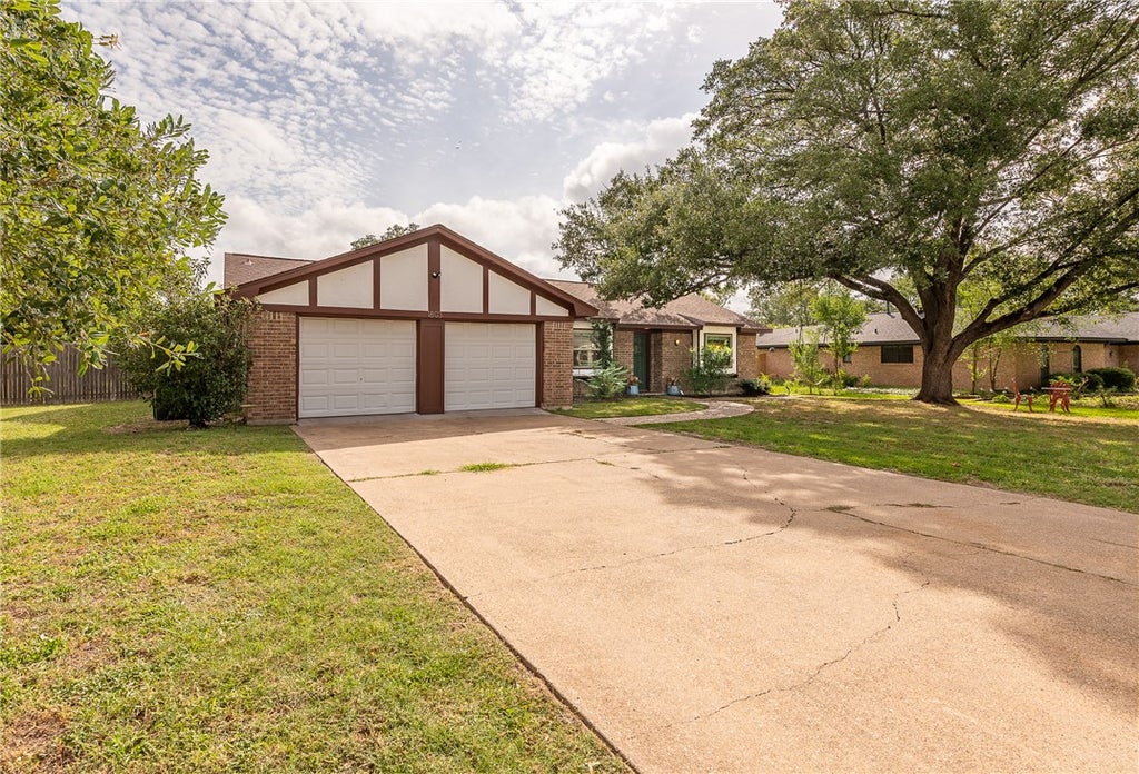 Photo of 1803 Southwood Drive, College Station, TX 77840 (MLS # 26008628)