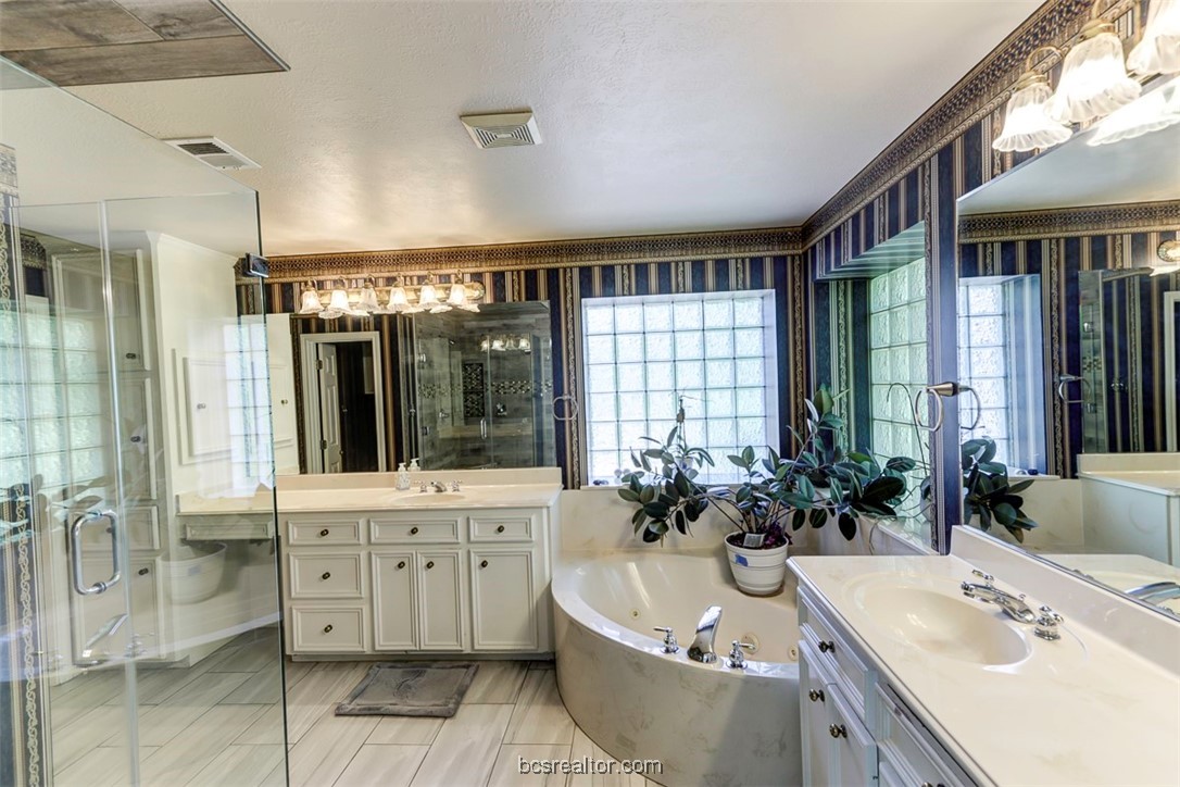 College Station, Texas 77845, United States, 4 Bedrooms Bedrooms, ,3 BathroomsBathrooms,Residential,Pending,47227