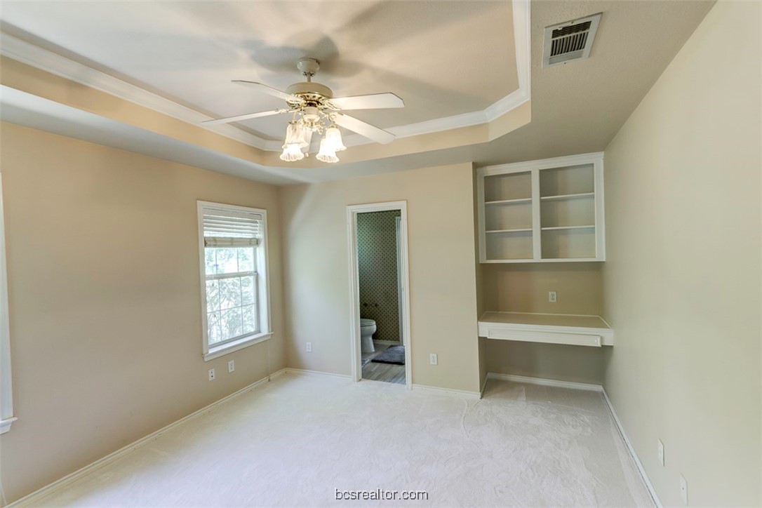 College Station, Texas 77845, United States, 4 Bedrooms Bedrooms, ,3 BathroomsBathrooms,Residential,Pending,47227