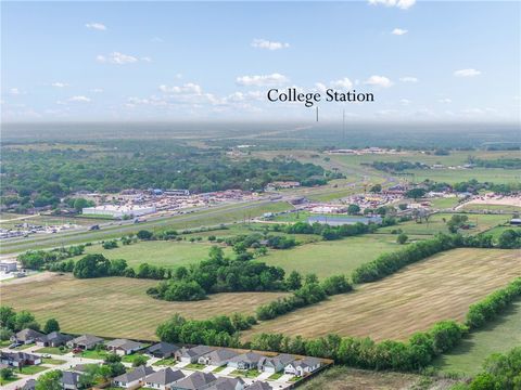 Tiny photo for 128 Dove Court, Navasota, TX 77868 (MLS # 26004104)