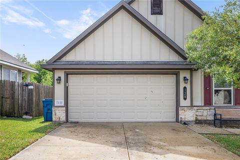 Tiny photo for 128 Dove Court, Navasota, TX 77868 (MLS # 26004104)