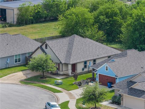 Tiny photo for 128 Dove Court, Navasota, TX 77868 (MLS # 26004104)