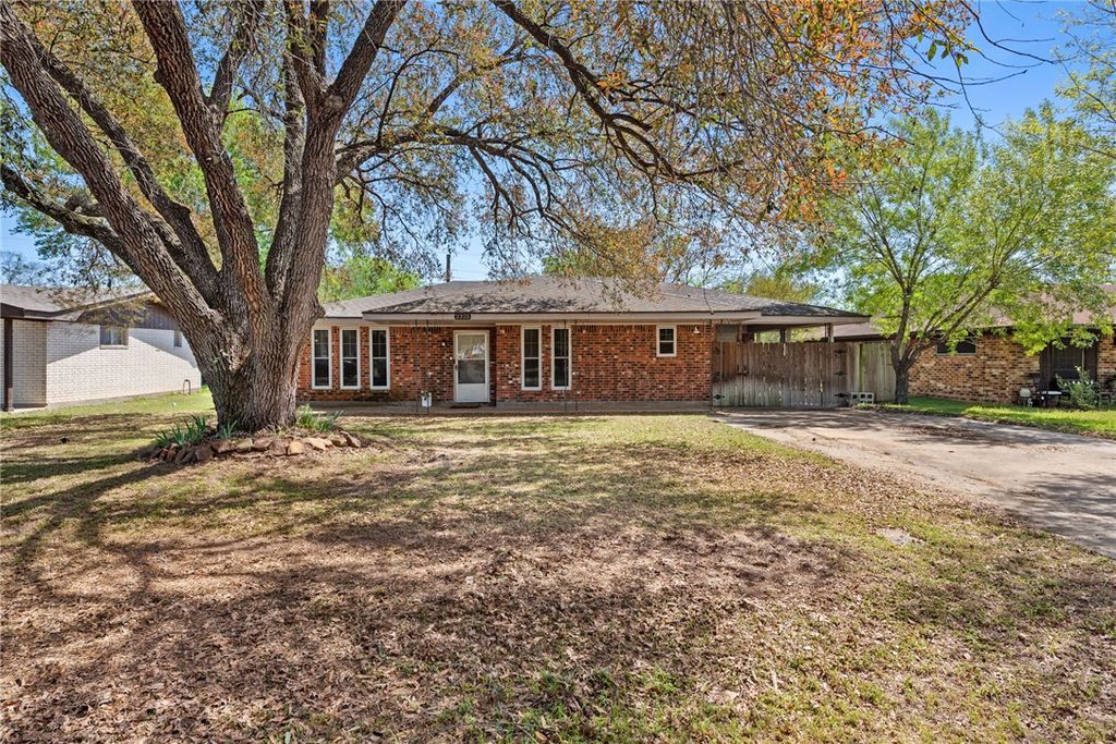 Photo of 2325 Wilkes Street, Bryan, TX 77803 (MLS # 26003700)