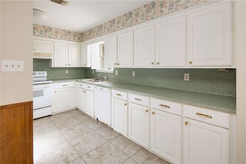 Tiny photo for 2004 Angelina Circle, College Station, TX 77840 (MLS # 25012186)