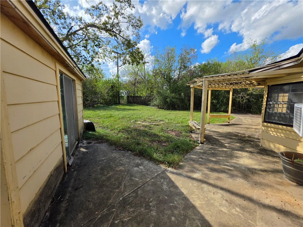 Photo of 3710 Stillmeadow Drive, Bryan, TX 77802 (MLS # 26012237)