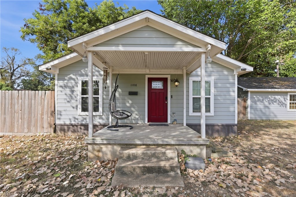 Photo of 1108 Cypress Street, Hearne, TX 77859 (MLS # 26010651)
