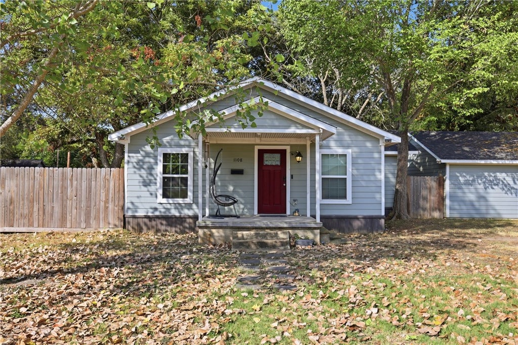 Photo of 1108 Cypress Street, Hearne, TX 77859 (MLS # 26010651)