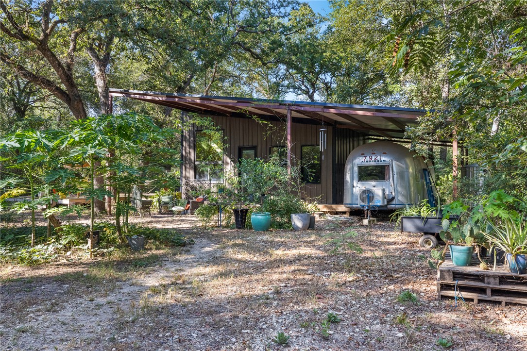 1301 Private Road 3591