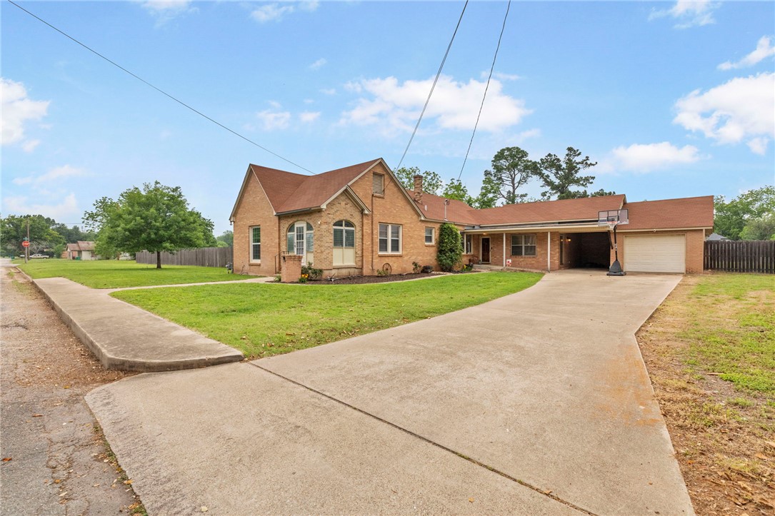 704 E 15th