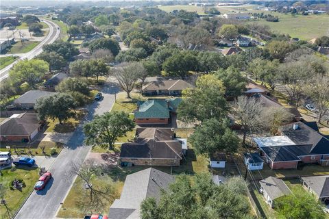 Tiny photo for 704 Bormann St St, Brenham, TX 77833 (MLS # 26002578)
