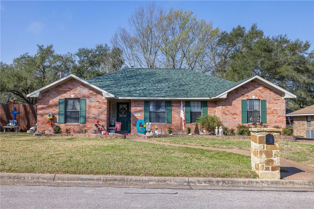 Photo of 704 Bormann St St, Brenham, TX 77833 (MLS # 26002578)