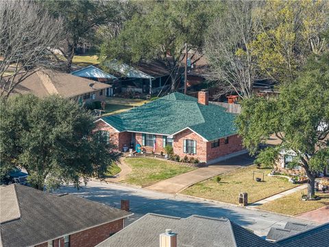 Tiny photo for 704 Bormann St St, Brenham, TX 77833 (MLS # 26002578)
