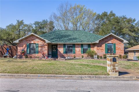 Photo of 704 Bormann St St, Brenham, TX 77833 (MLS # 26002578)