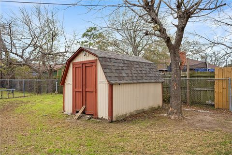 Tiny photo for 3814 Holly Drive, Bryan, TX 77802 (MLS # 26000818)