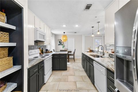 Tiny photo for 3814 Holly Drive, Bryan, TX 77802 (MLS # 26000818)