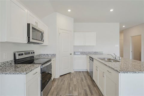 Tiny photo for 5517 Fox Bluff Drive, Bryan, TX 77807 (MLS # 26012044)