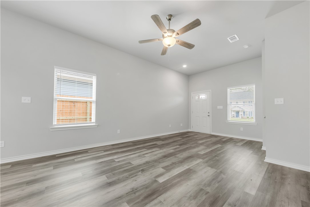 Bryan, Texas 77801, United States, 4 Bedrooms Bedrooms, ,3 BathroomsBathrooms,Residential,Active,174127