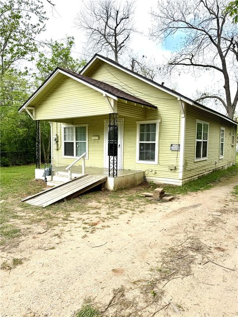 Tiny photo for 104 N Karnes, Cameron, TX 76520 (MLS # 26005271)