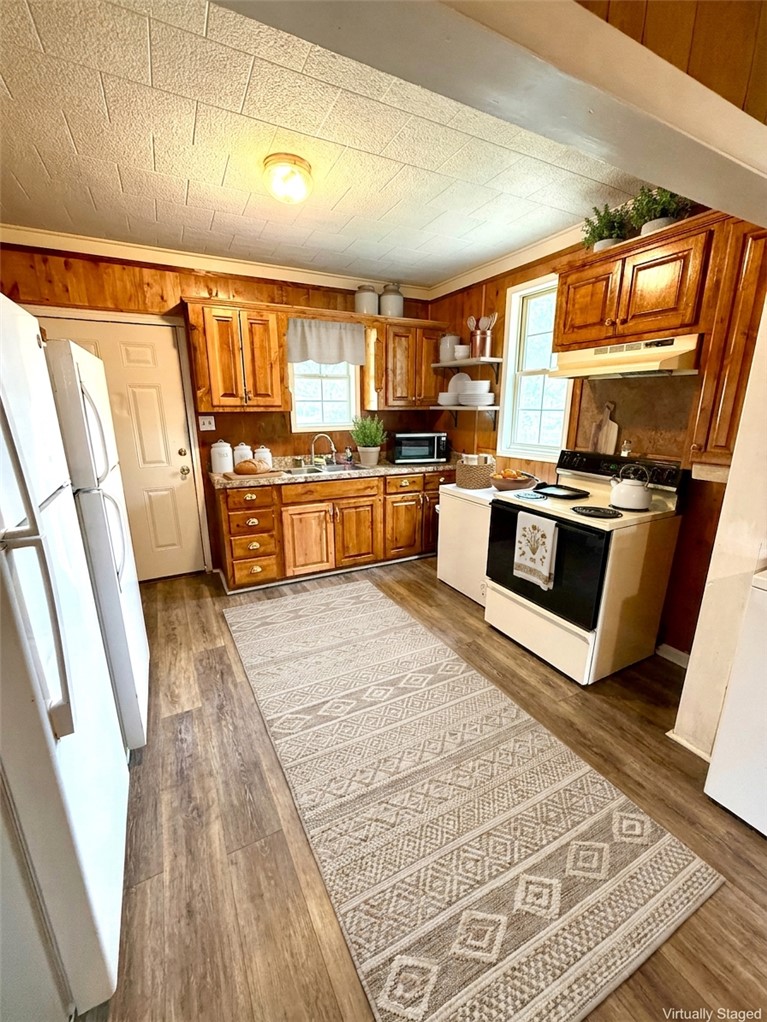 104 N Karnes