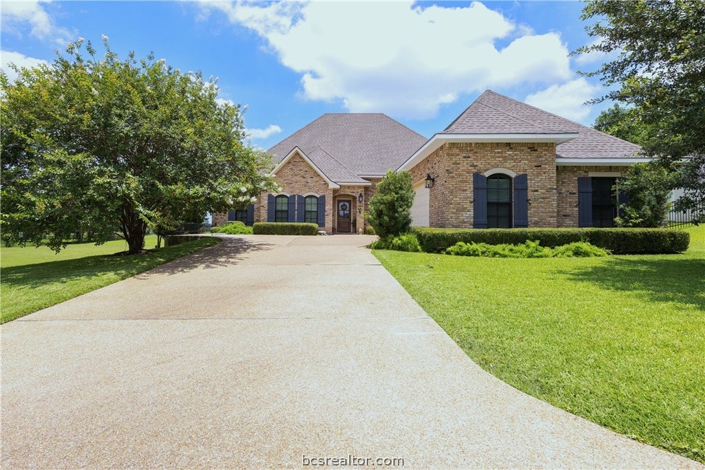 Photo of 2209 Carondelet Court, Brenham, TX 77833 (MLS # 26010953)