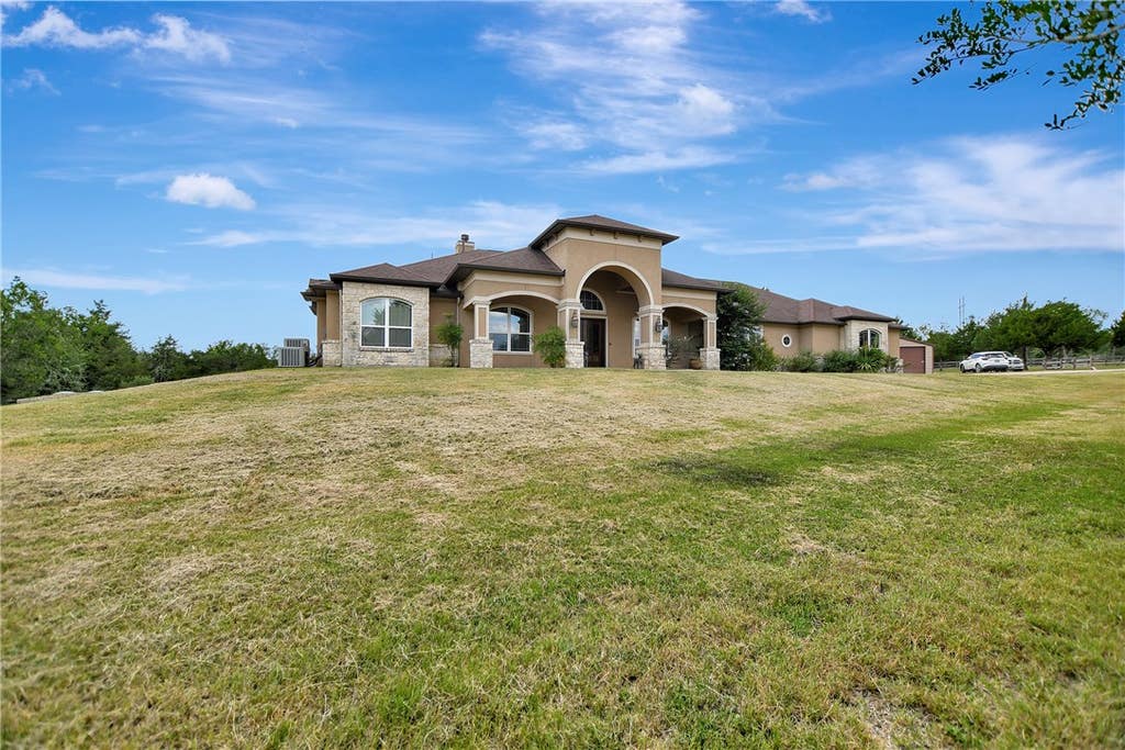 Photo of 690 Meadow Bend Road, Bellville, TX 77418 (MLS # 26010250)