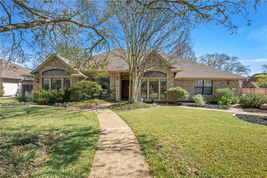 Photo of 5013 Commonwealth Court, College Station, TX 77845 (MLS # 26003288)