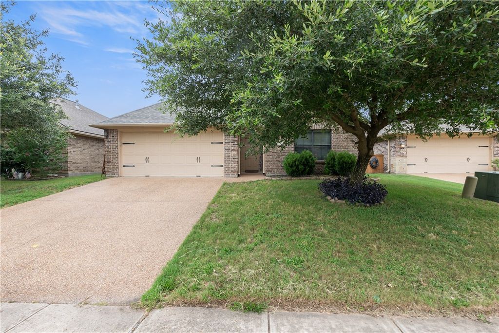 Photo of 4202 Carnes Court S, College Station, TX 77845 (MLS # 25013323)