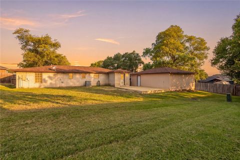 Tiny photo for 10802 Estelle Circle, Montgomery, TX 77356 (MLS # 26005508)