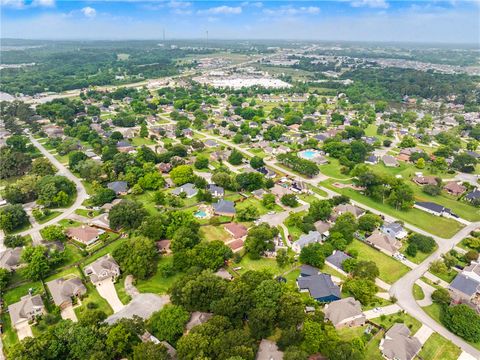 Tiny photo for 10802 Estelle Circle, Montgomery, TX 77356 (MLS # 26005508)