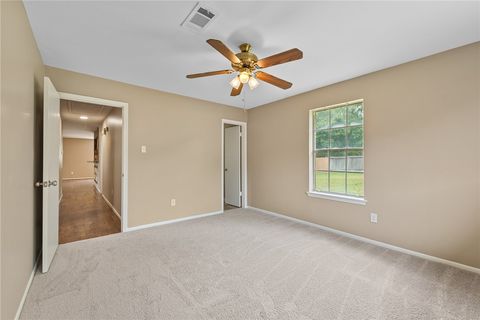 Tiny photo for 10802 Estelle Circle, Montgomery, TX 77356 (MLS # 26005508)