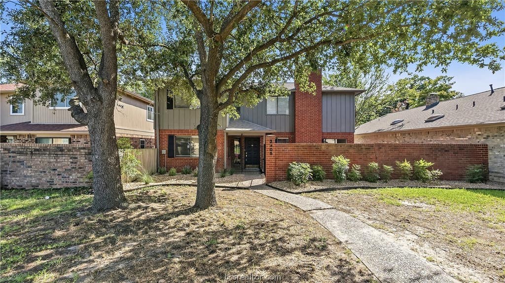 Photo of 2905 Broadmoor Drive, Bryan, TX 77802 (MLS # 26009411)